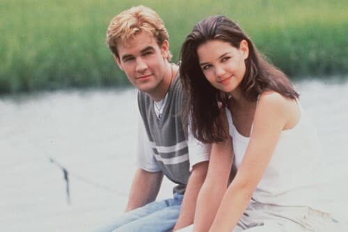 "Con gran pesar encontré las palabras". Katie Holmes rinde homenaje a James Van Der Beek, su coprotagonista en 'Dawson crece' 