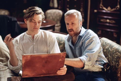 La mítica frase de Leonardo DiCaprio en 'Titanic' que fue improvisada por James Cameron: "Estábamos pasando frío, hambrientos y sintiéndonos fatal" 