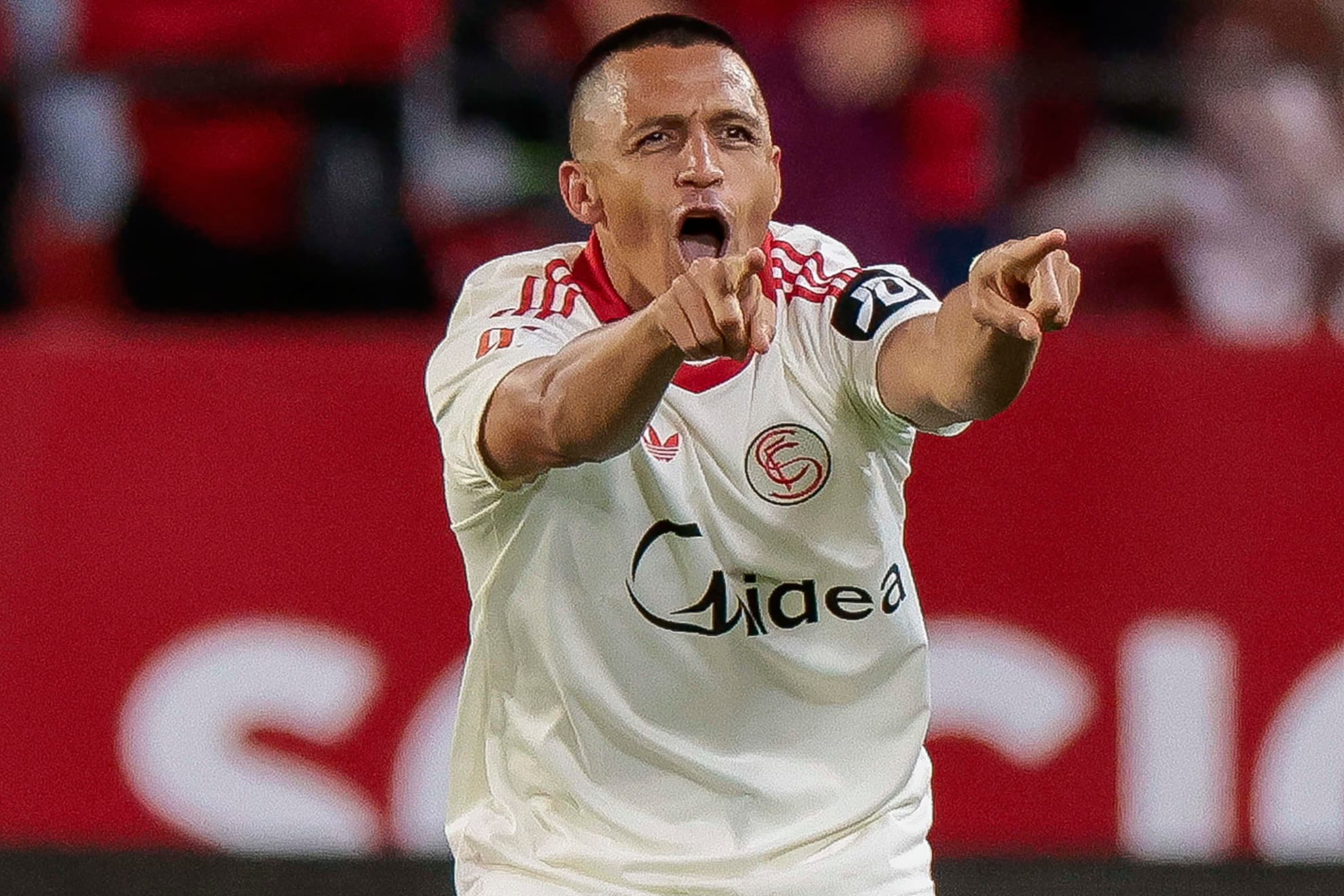 Navarro sobre la renovación de Alexis: "La intención es llegar a un acuerdo"