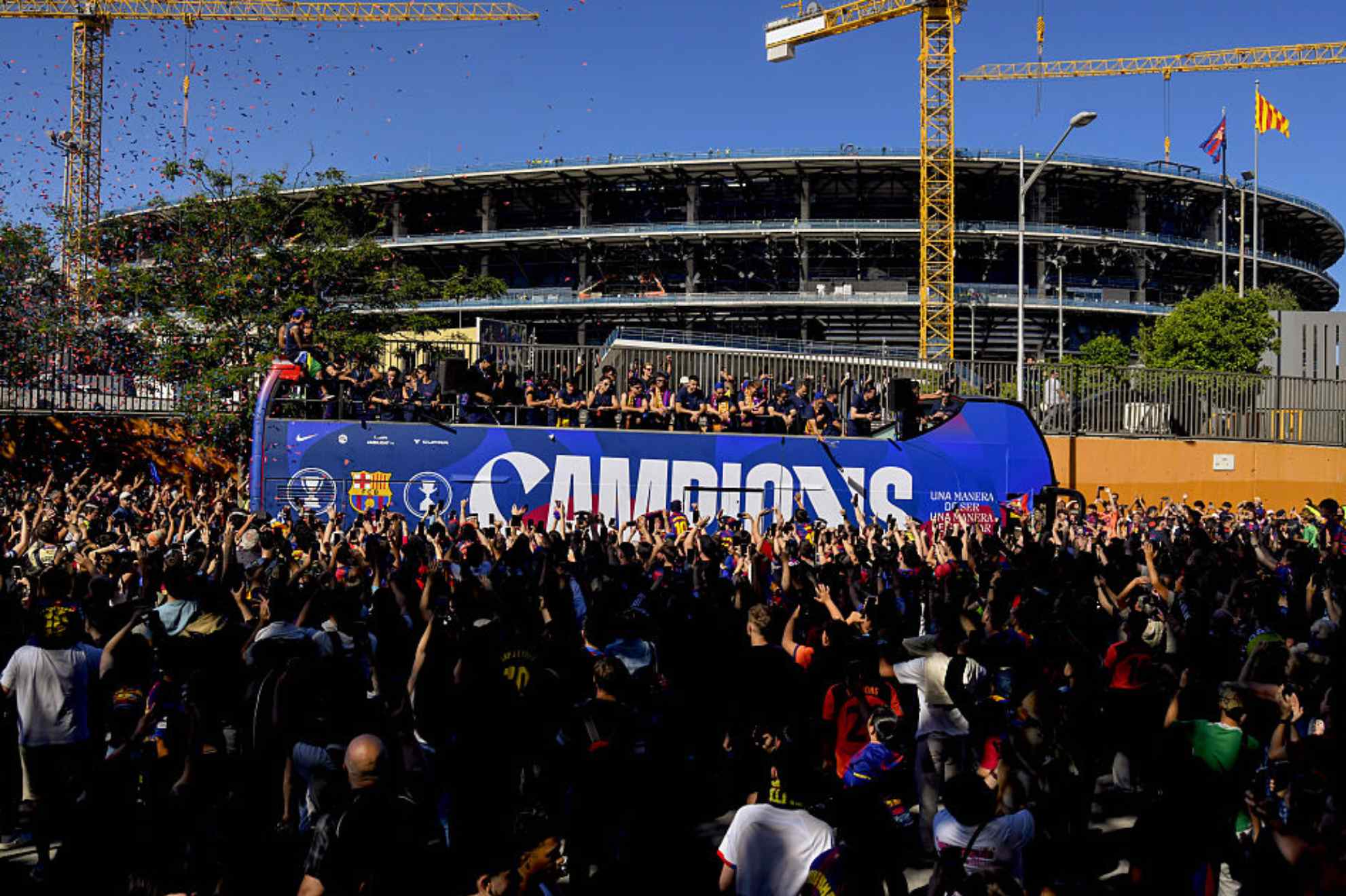 Mis notas de la semana: suspenso para las rúas, un desfile de excesos