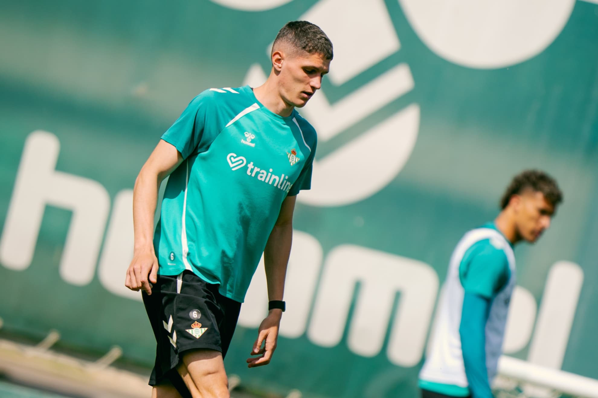 Las negociaciones por Deossa y Altimira marcan el mercado del Betis