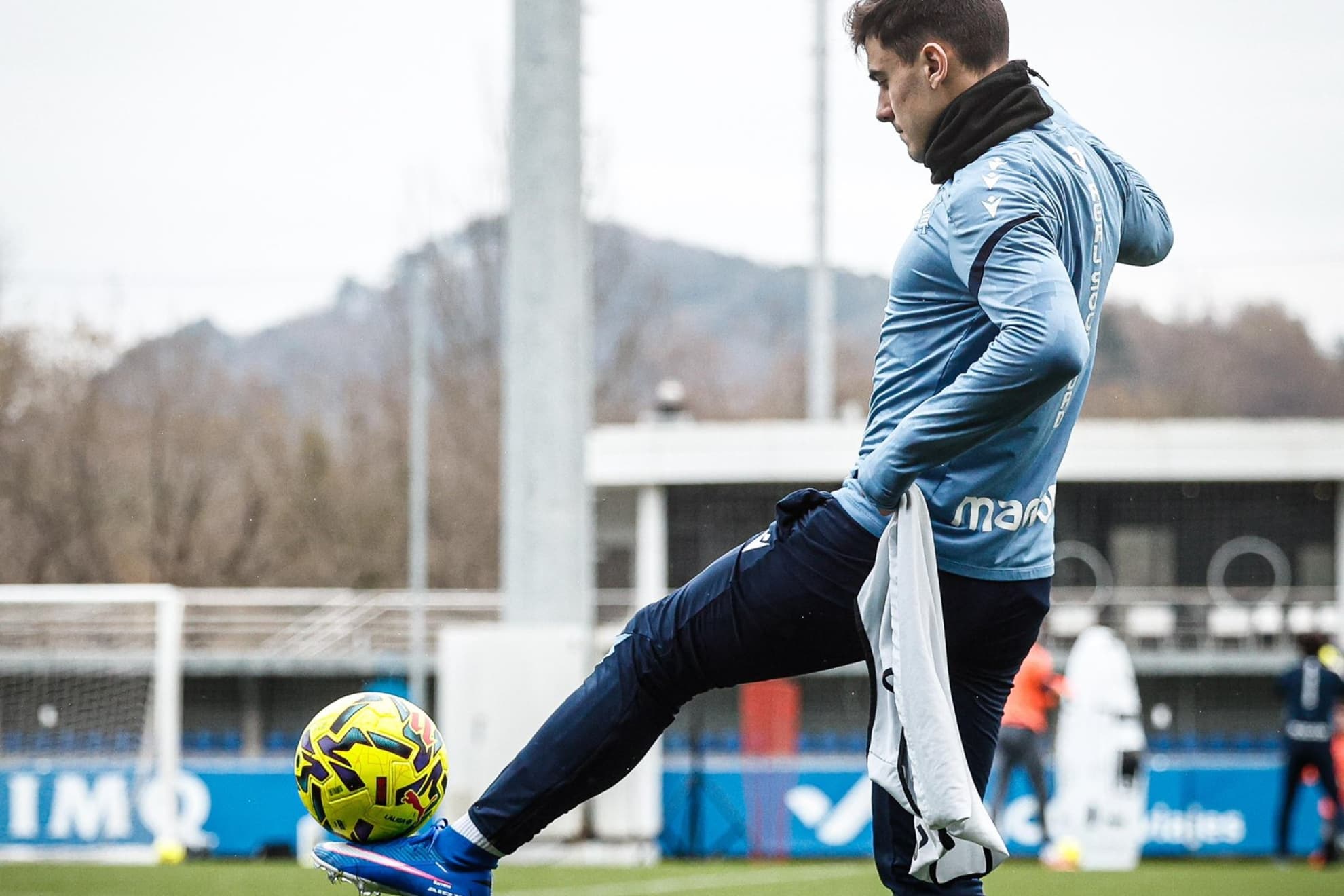 La Real confirma que Barrenetxea sufre una lesión muscular que le dejaría sin Mundial